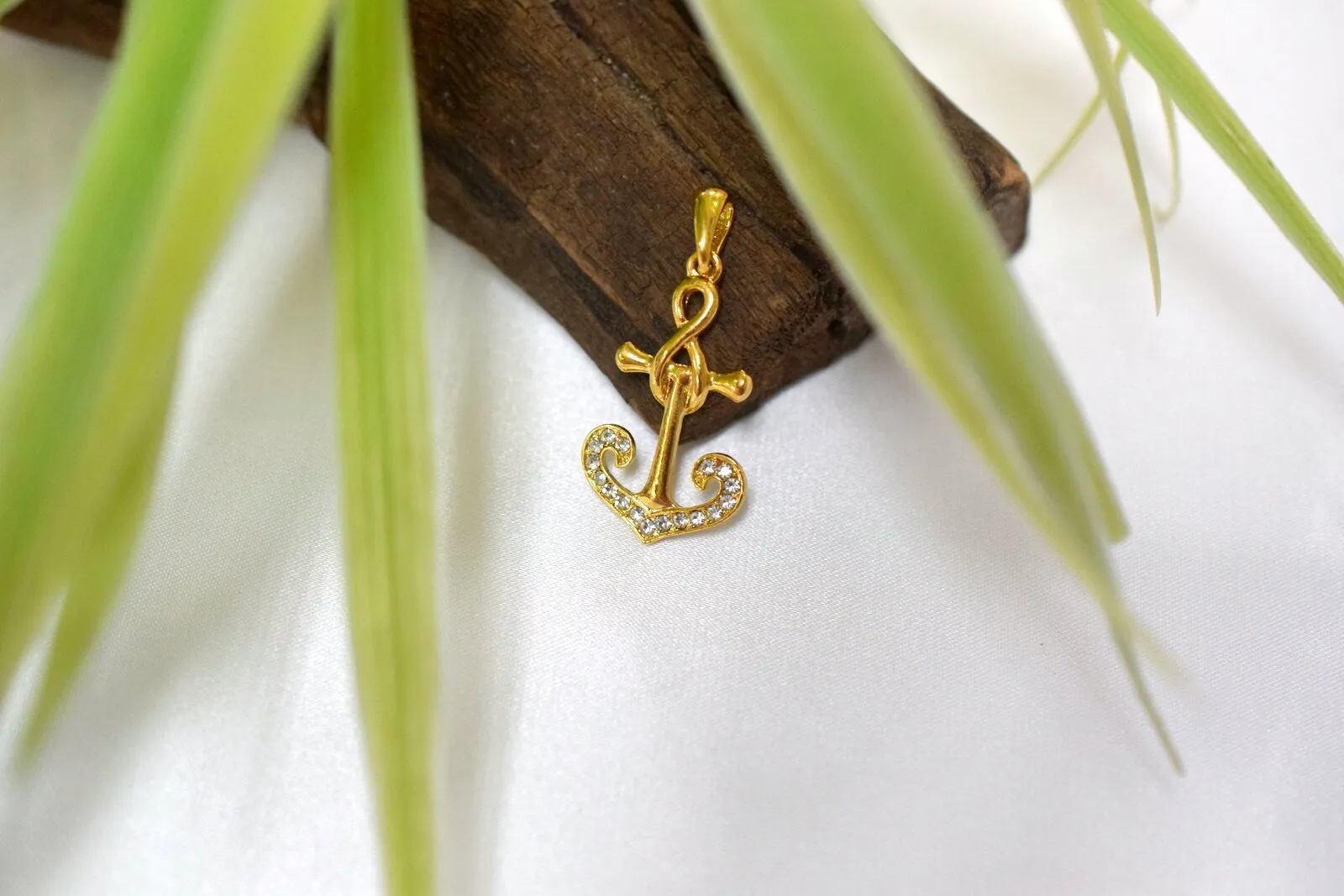 18Kt as Gold Filled* Anchor Pendant Charm with Zircon Size 46x22mm as Gold Filled* Pendant For Jewelry Making GP154