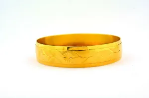 21 Karat Yellow Gold Flower Pattern Bangle Bracelet Solid 31.4g 15mm