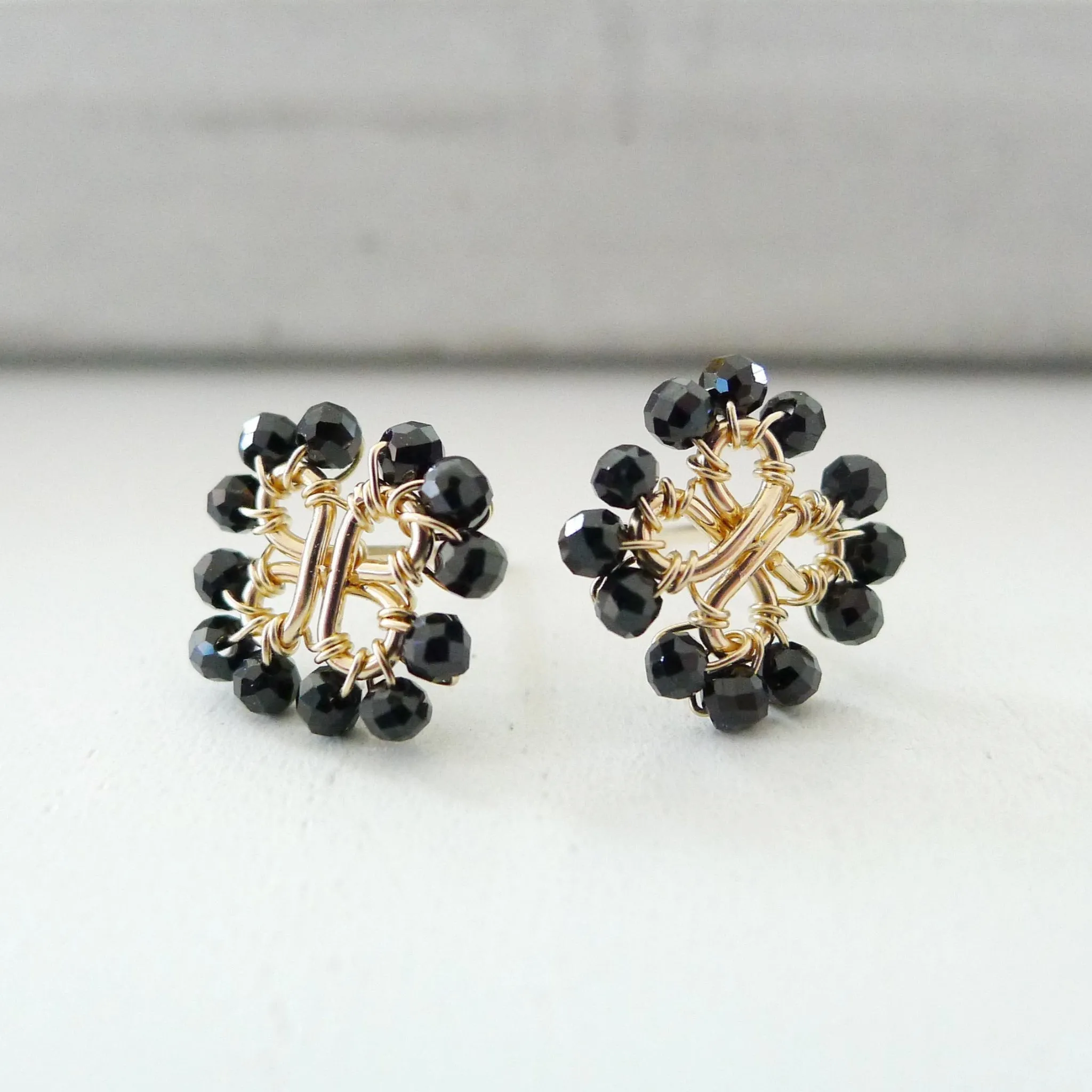 Clover Earstuds / Black Spinel