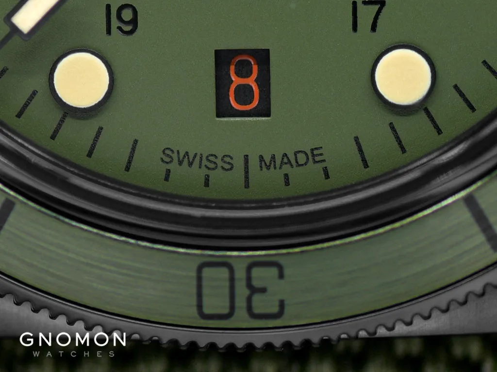 Sure, the optimized title for the e-commerce product Combat SUB 39 PVD Green Ref. GL0408 could be Military Style SUB 39 Green PVD Watch (Reference GL0408).