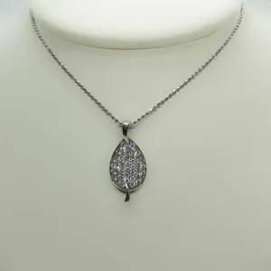 Diamond Leaf Pendant 18k