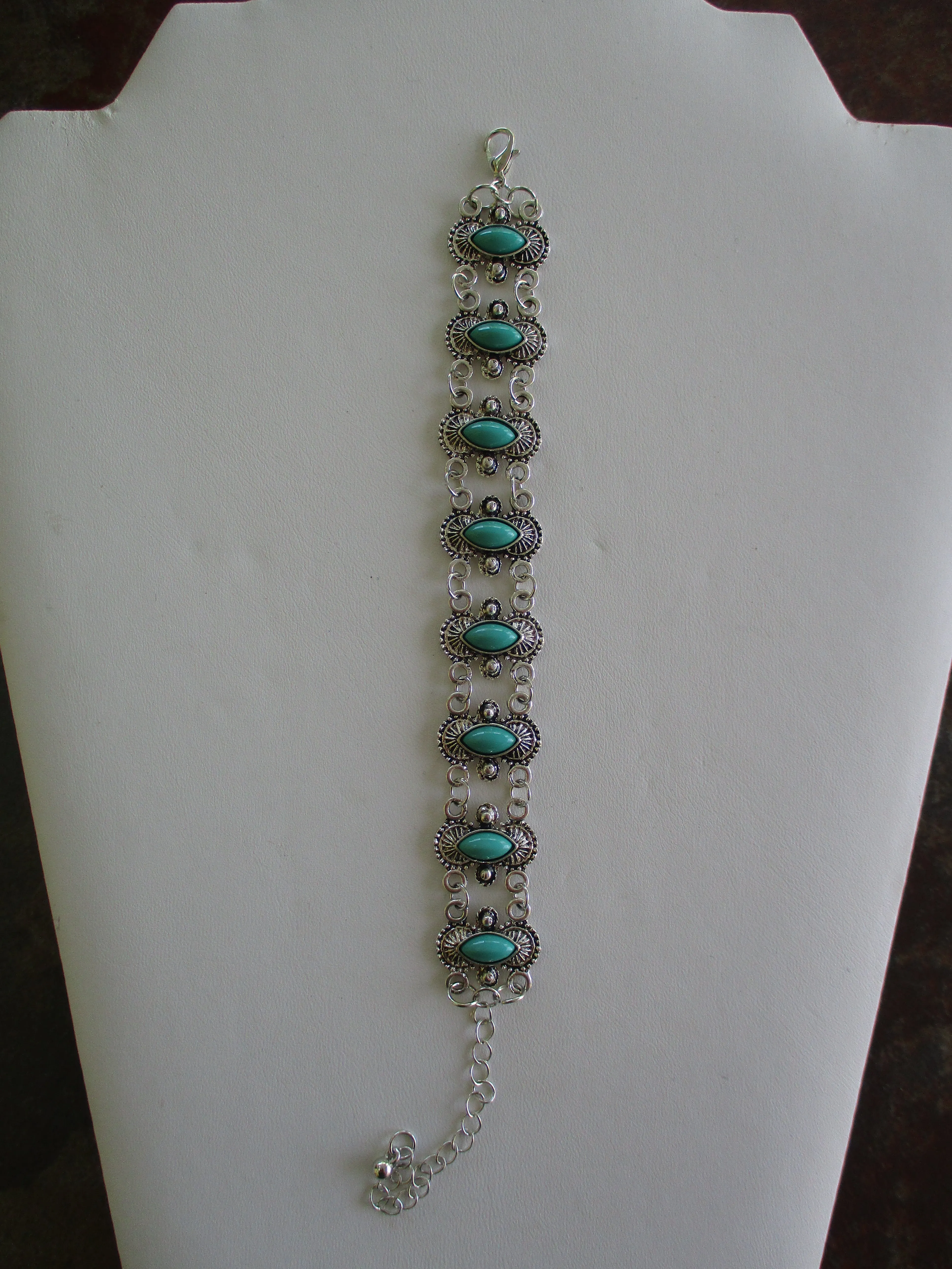 Green Silver Pendant Chain Bracelet (B588)