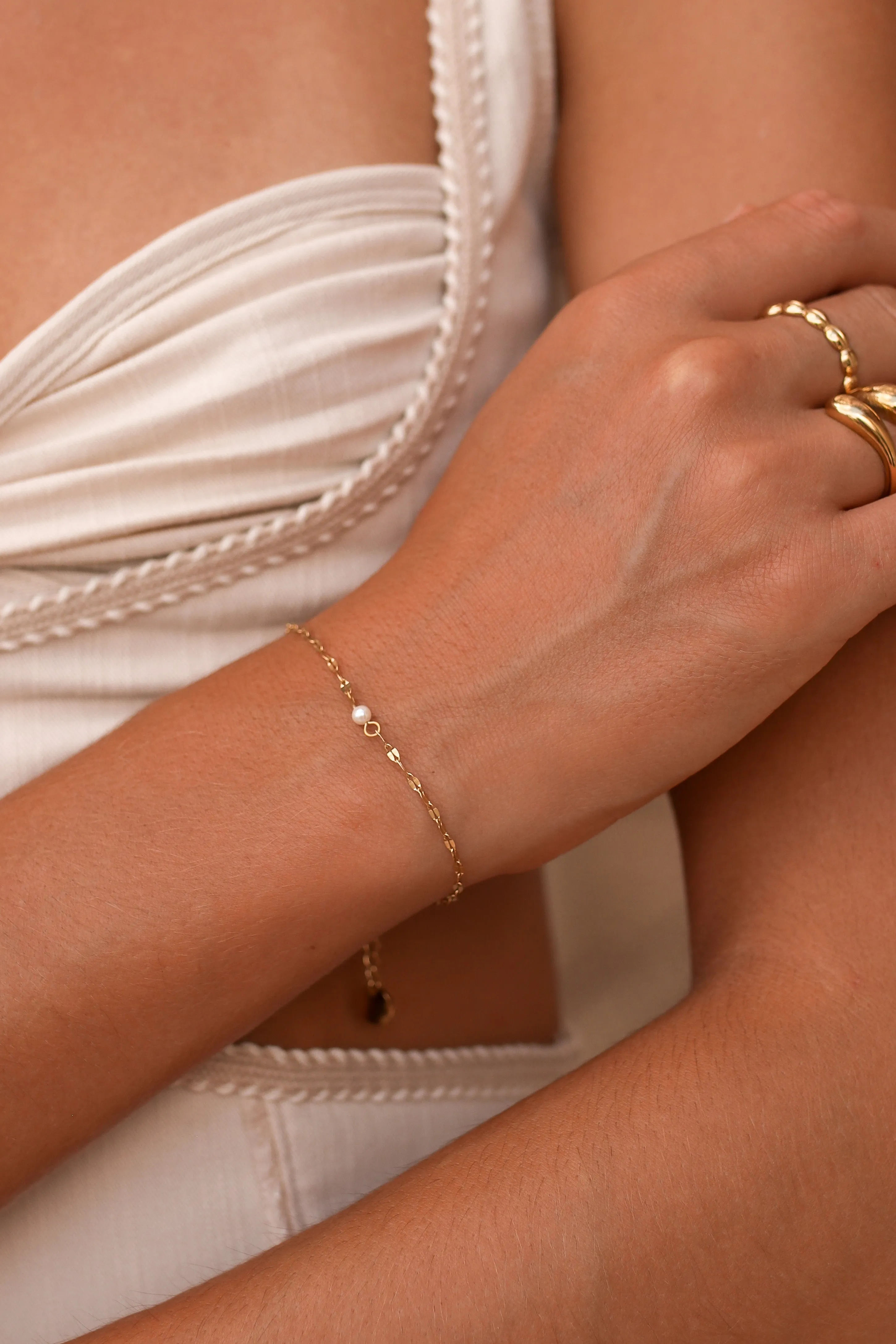 Kealy - Gold or Silver Stainless Steel Pearl Bracelet