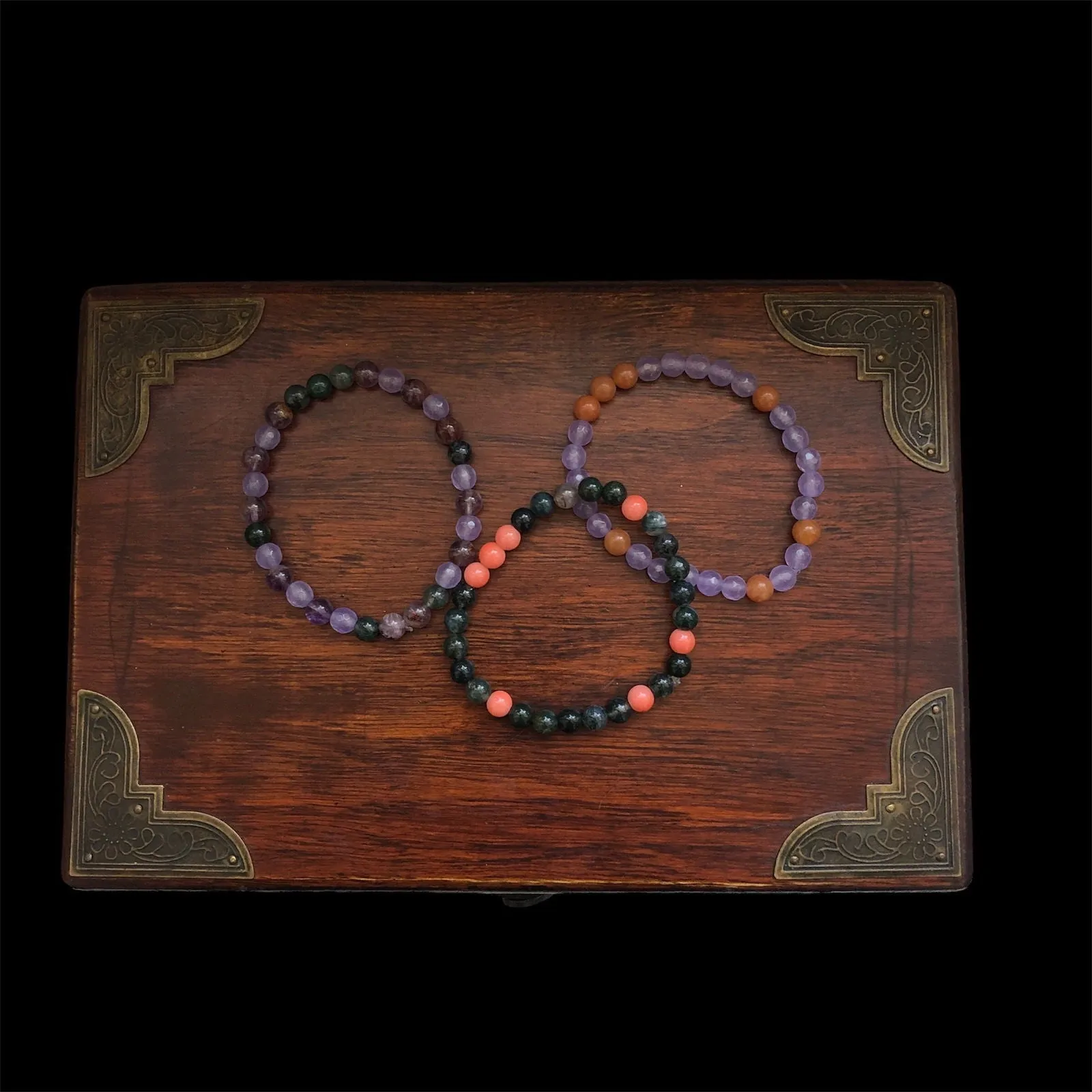 Moss Agate, Chalcedony and Amethyst Beaded Bracelet