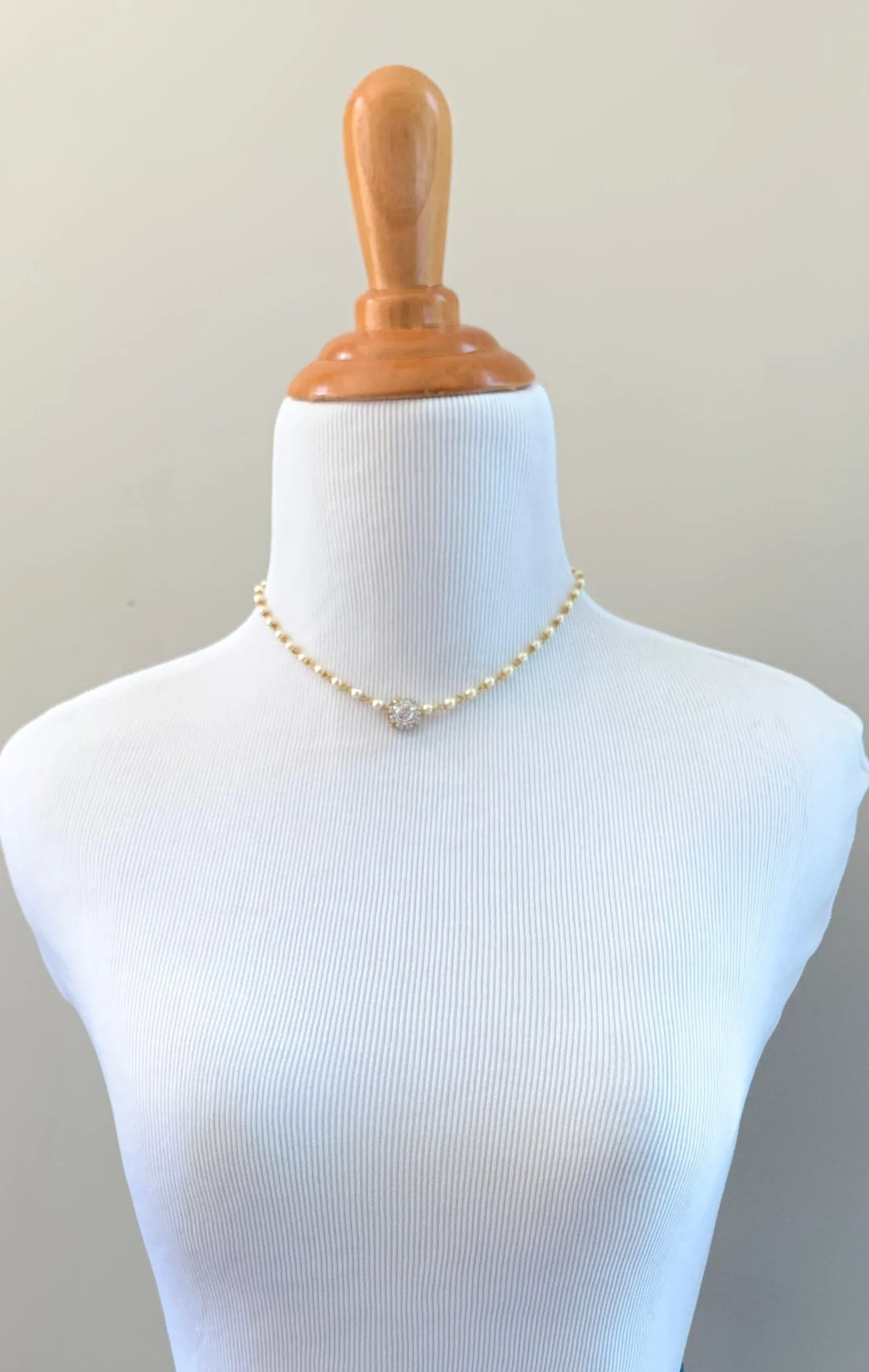 Pearls and Rhinestone Flower Necklace - Choker