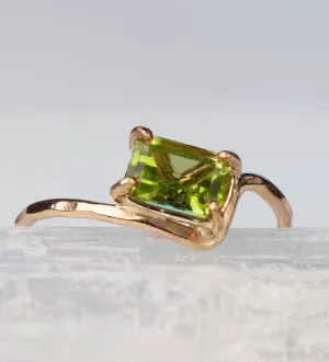 Peridot Riku Ring