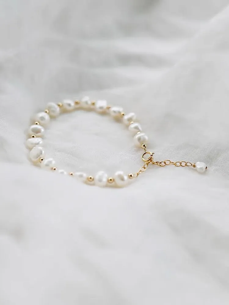 Retro Romance Pearl Bracelets