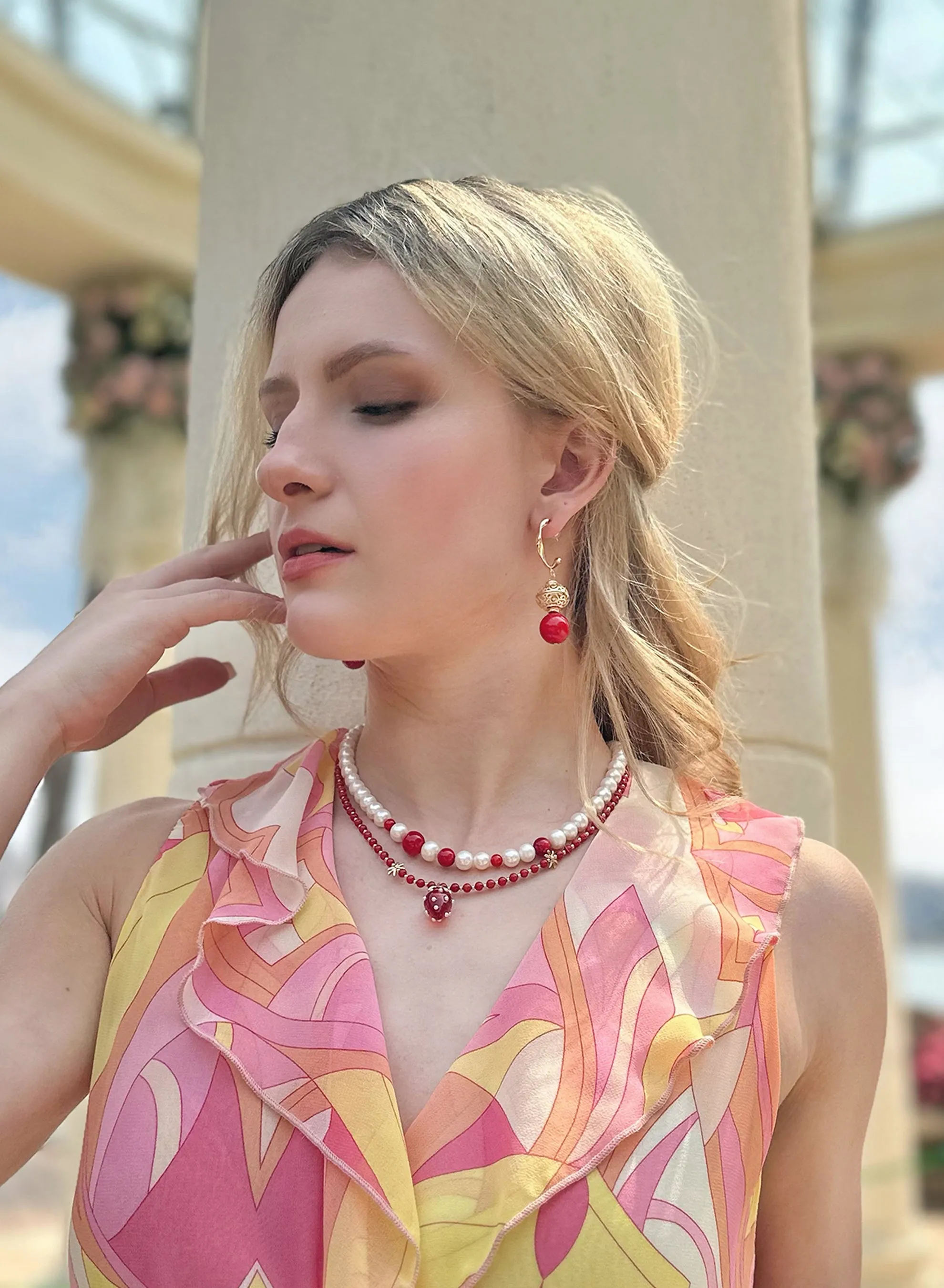 Round White Pearls and Red Coral Mixed Necklace JN002