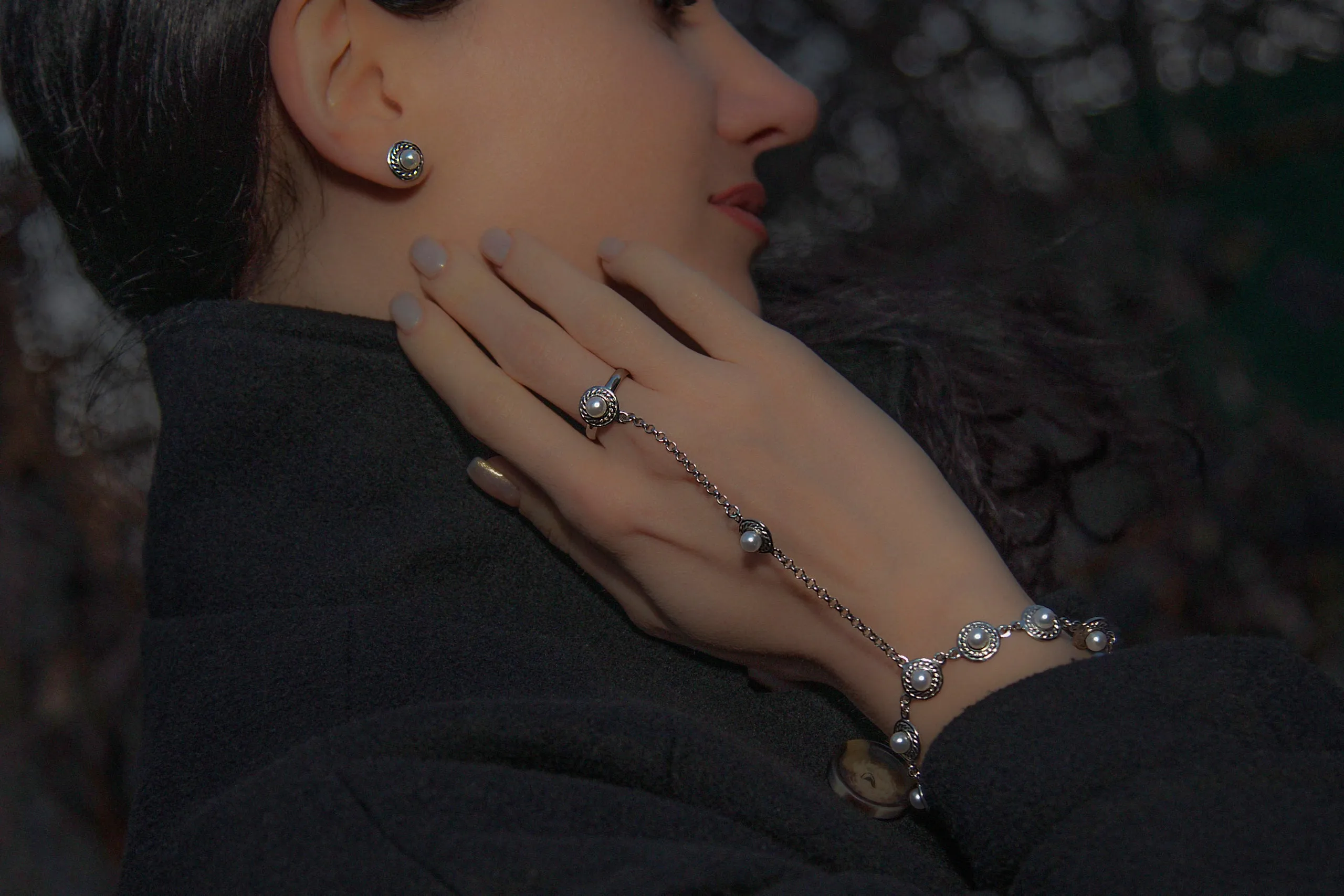 Sterling silver ring-chain bracelet “Eva” with pearls