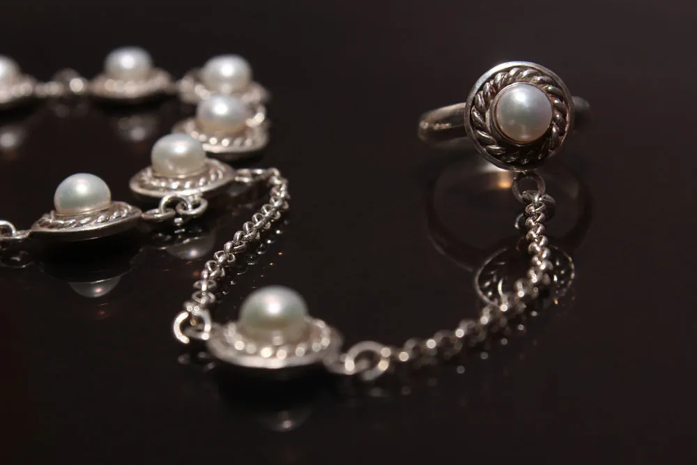 Sterling silver ring-chain bracelet “Eva” with pearls