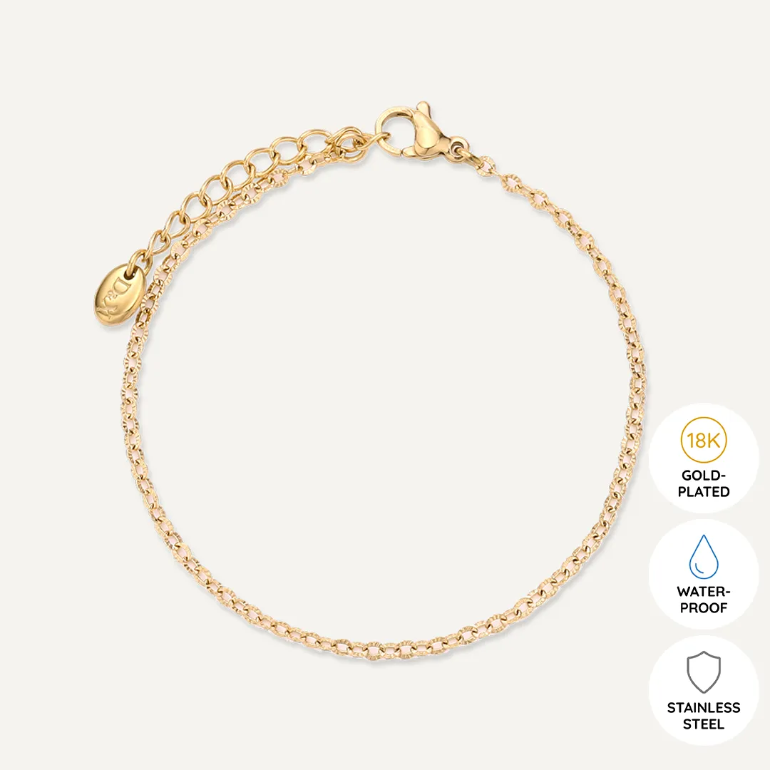 Vibes | Dainty Elegance Clasp Bracelet | 18K Gold-Plated