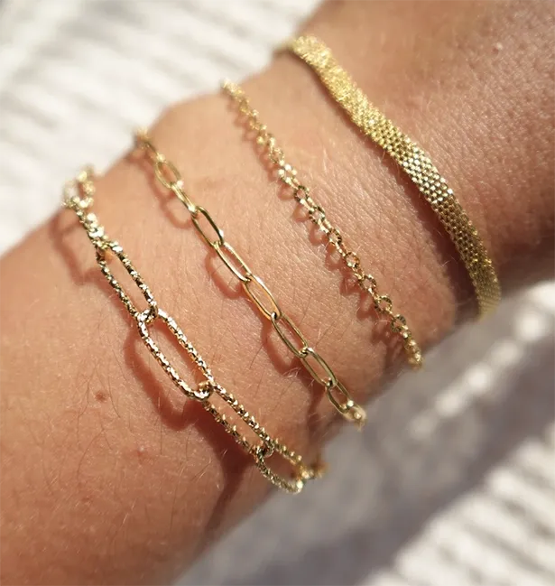 Vibes | Dainty Elegance Clasp Bracelet | 18K Gold-Plated